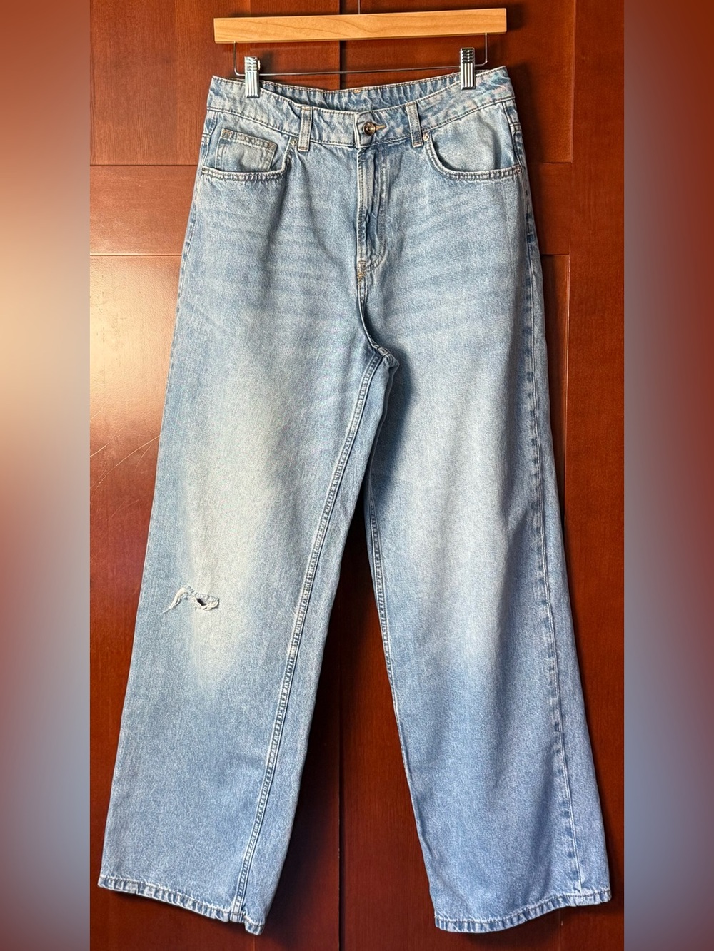 H&M Divided High Rise Wide Leg Distressed Light Wash Jeans Size 6